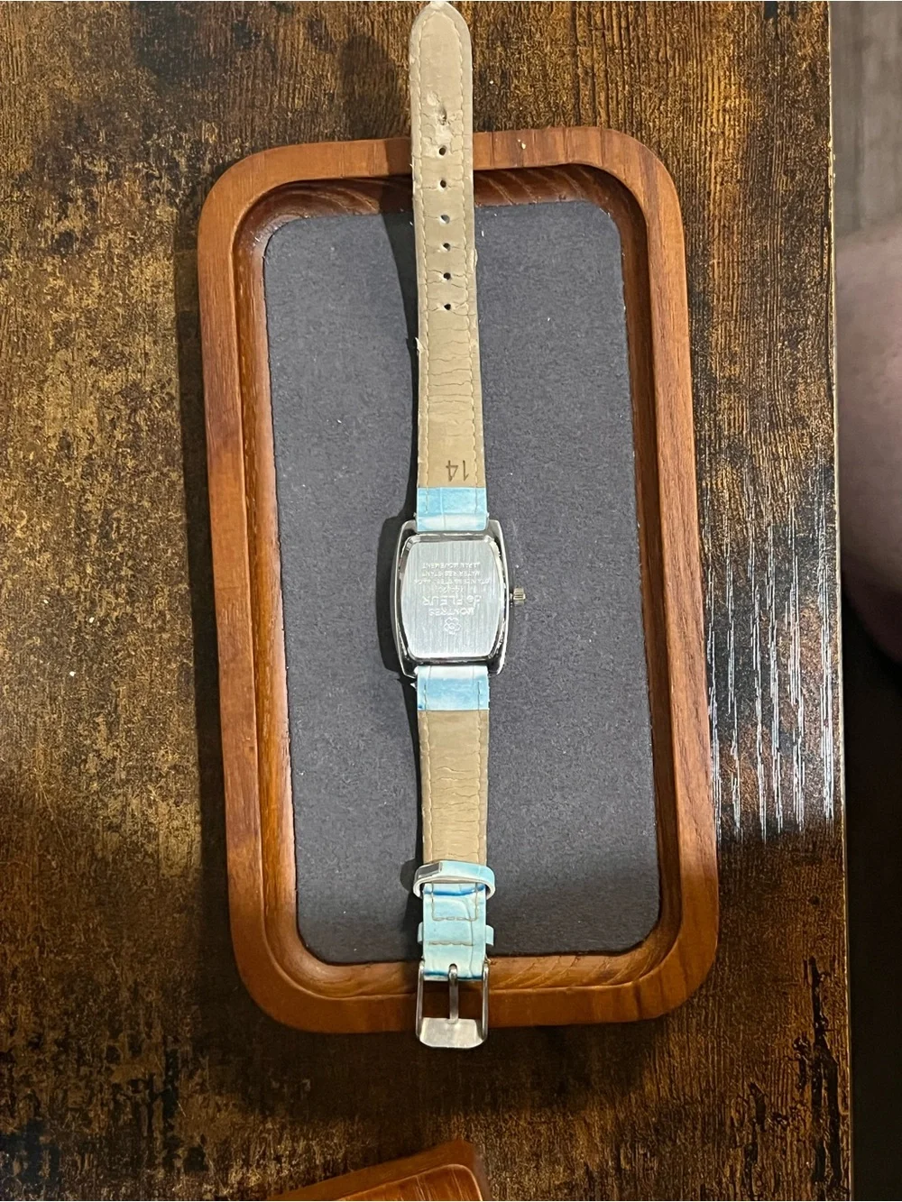 N/A quartz watch